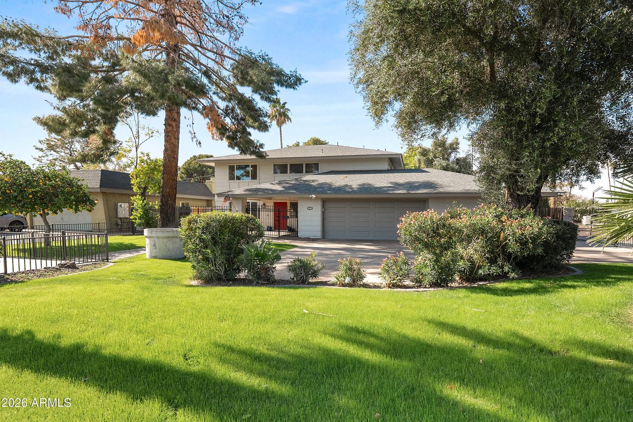 8464 N 7th Ave., Phoenix, AZ 85021