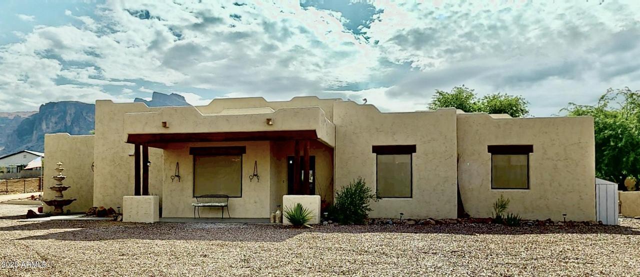 463 N Mountain View Rd., Apache Junction, AZ 85119