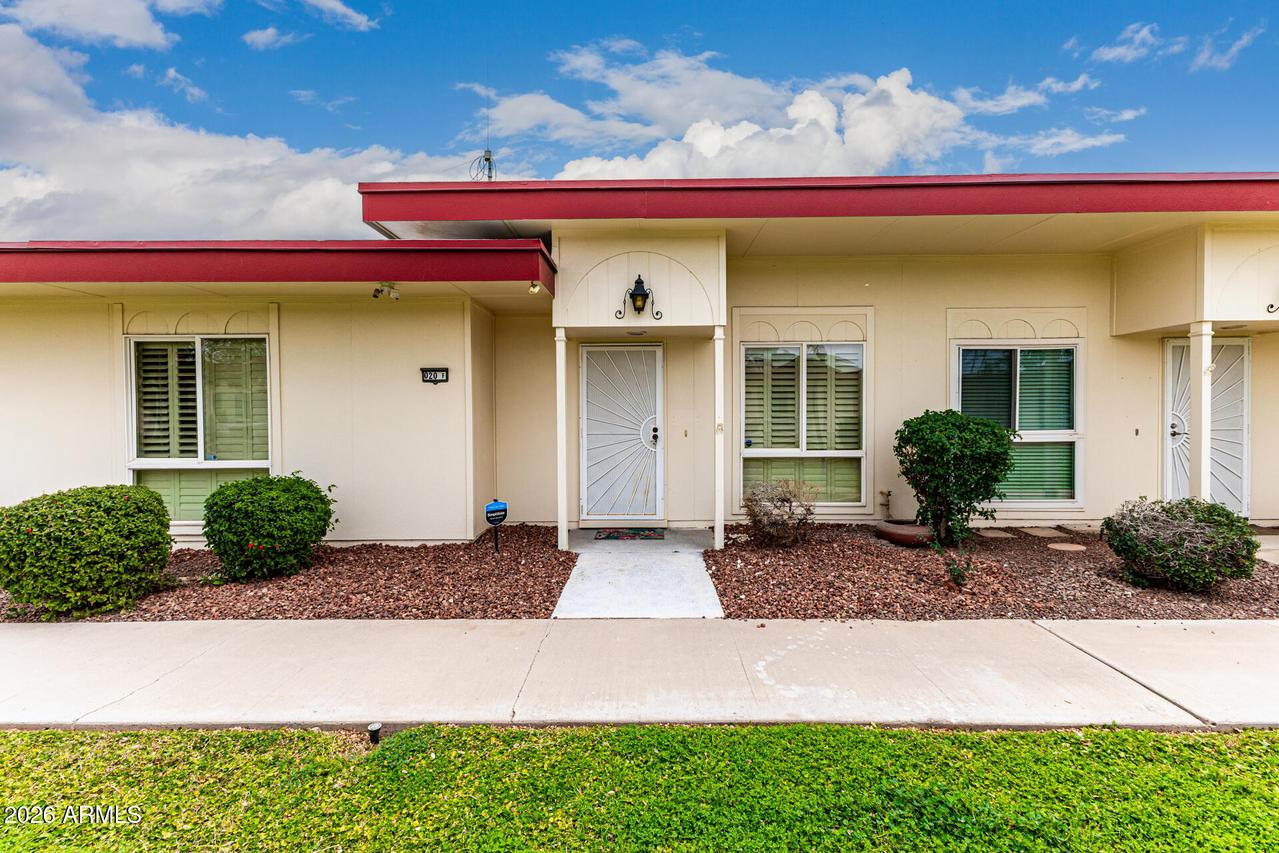 10020 W Royal Oak Rd. #F, Sun City, AZ 85351