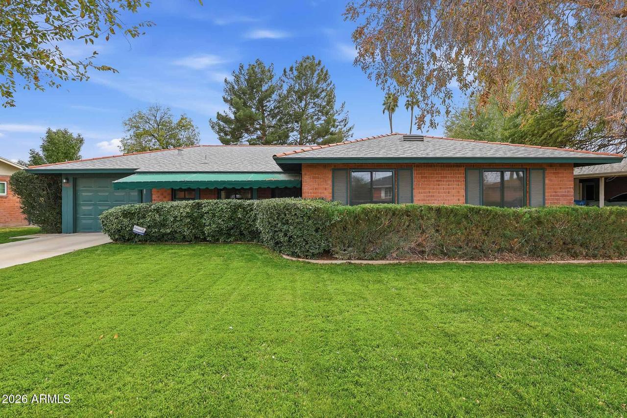 2215 W Earll Dr., Phoenix, AZ 85015