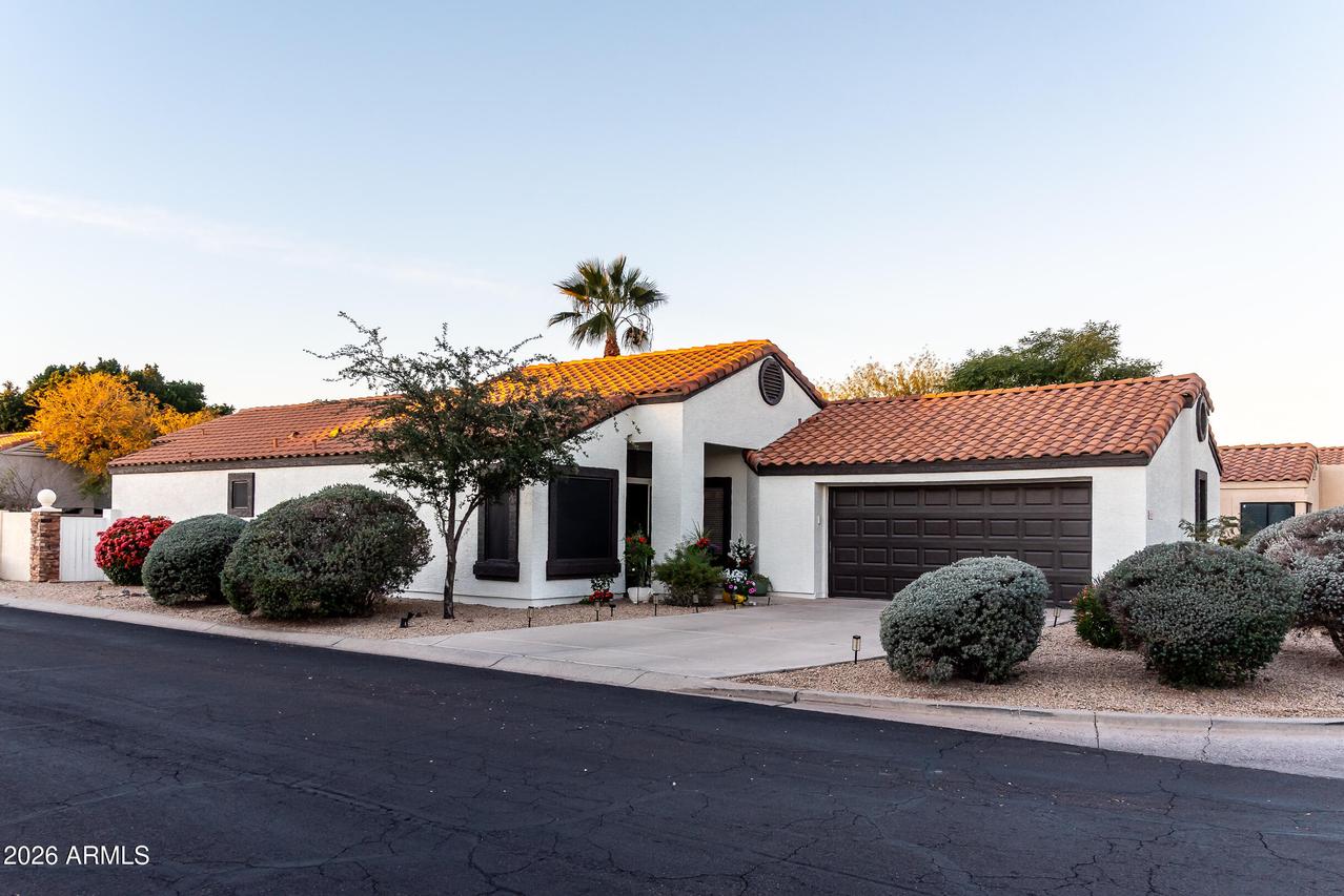 8629 W Maui Ln., Peoria, AZ 85381