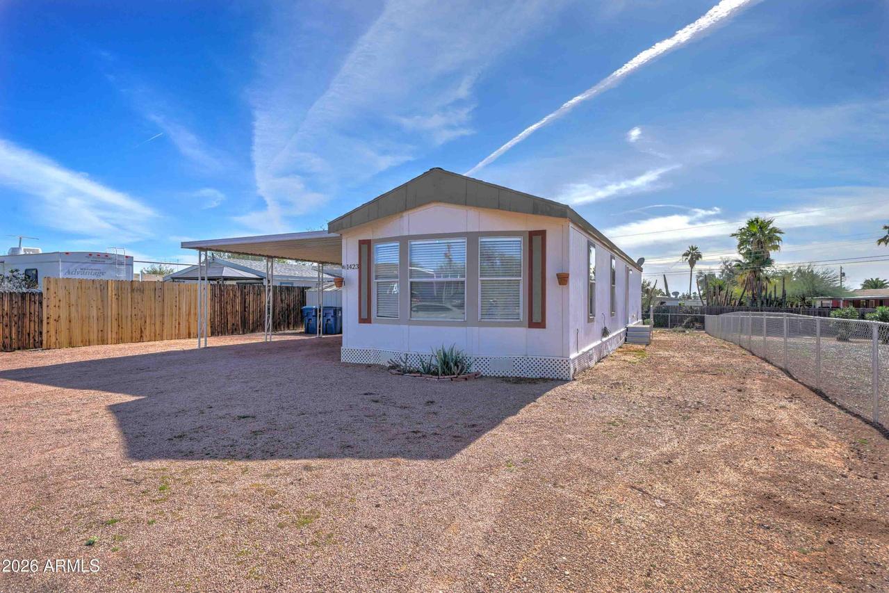 1423 E 19th Ave., Apache Junction, AZ 85119