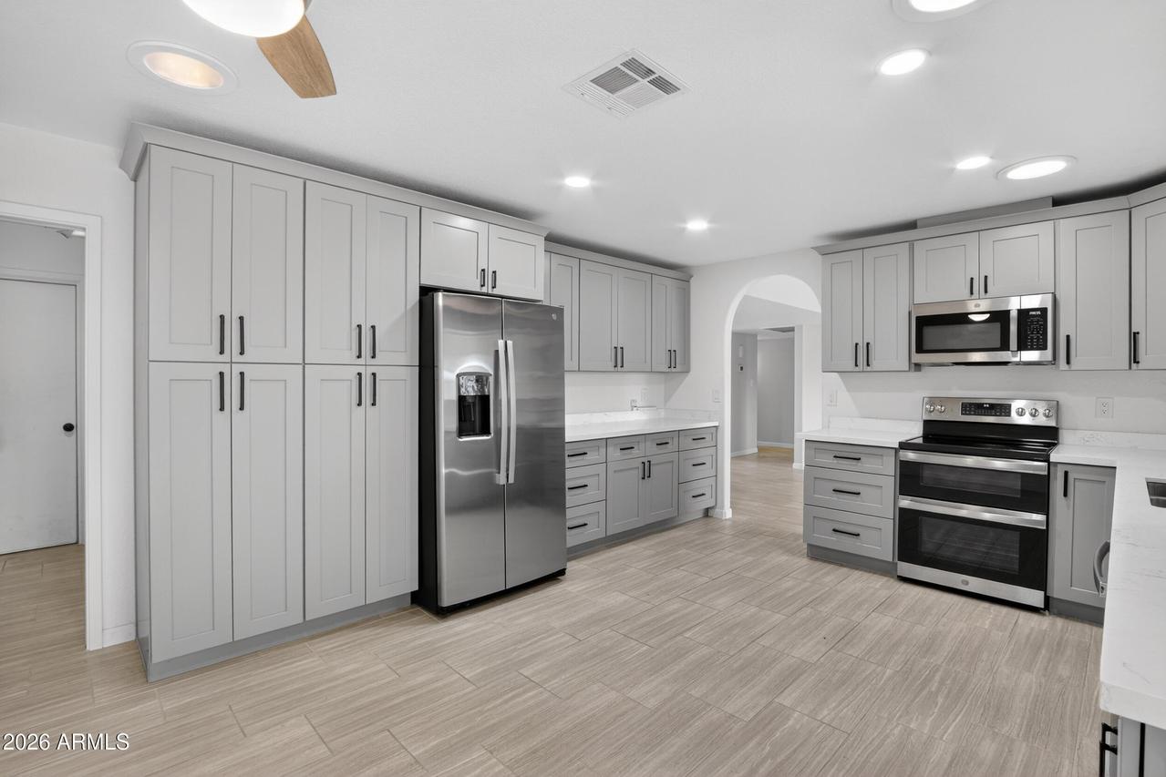 25608 S Pinewood Dr., Sun Lakes, AZ 85248