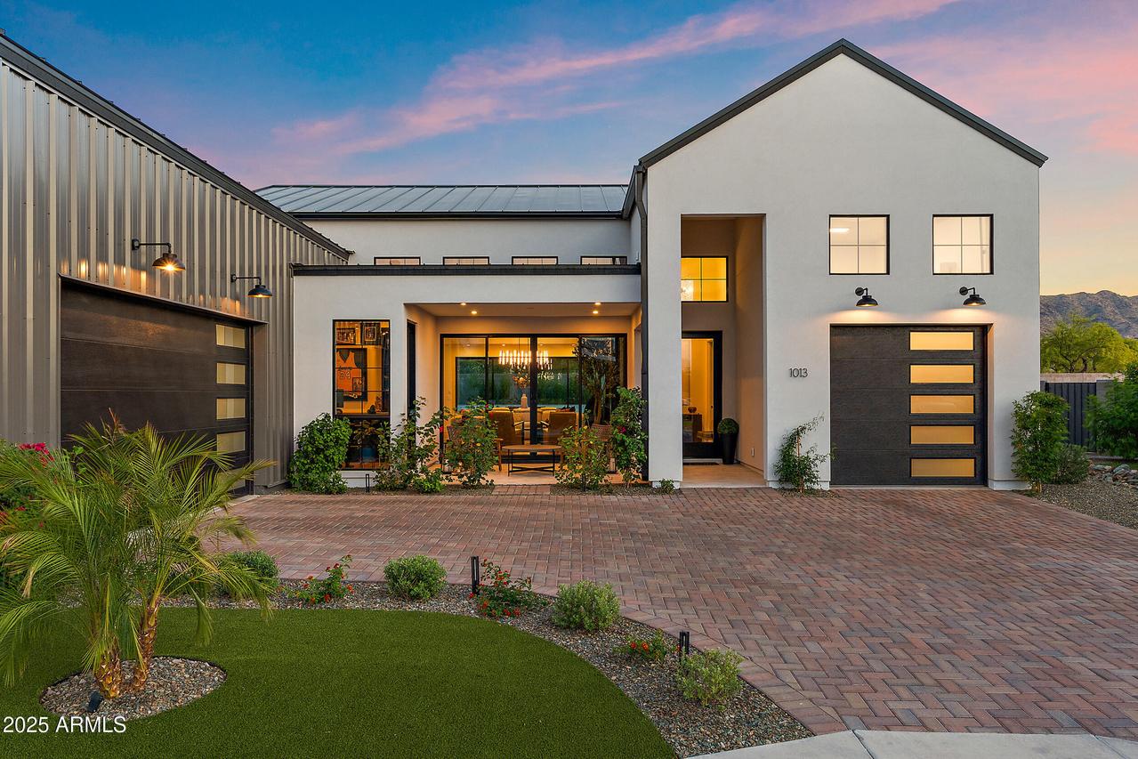 1013 W Ardmore Rd., Phoenix, AZ 85041