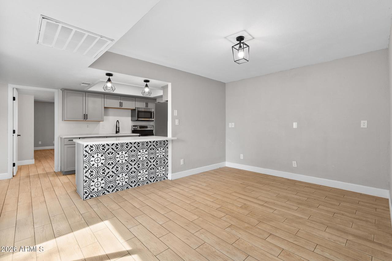 3101 W Loma Ln., Phoenix, AZ 85051