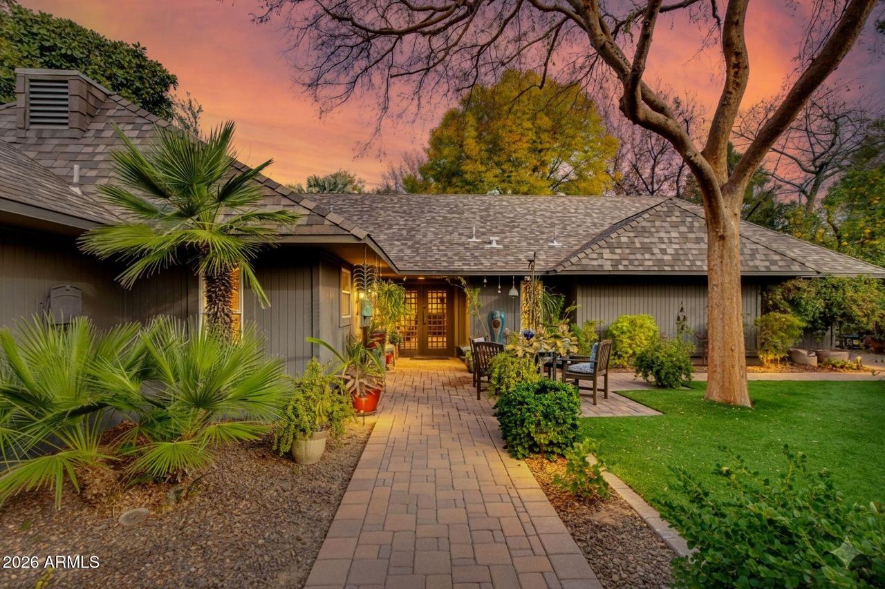 2038 E Pasadena Ave., Phoenix, AZ 85016