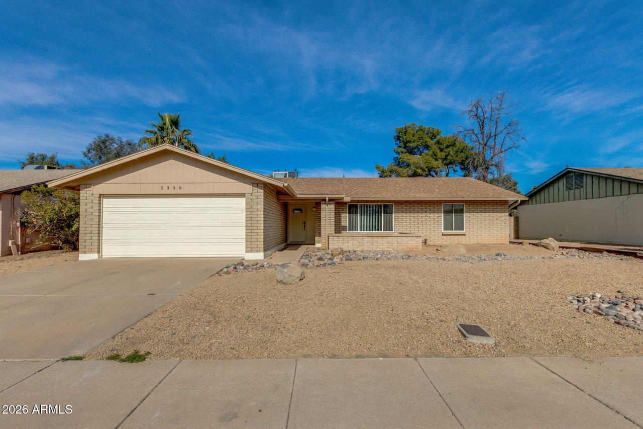 5338 W Freeway Ln., Glendale, AZ 85302