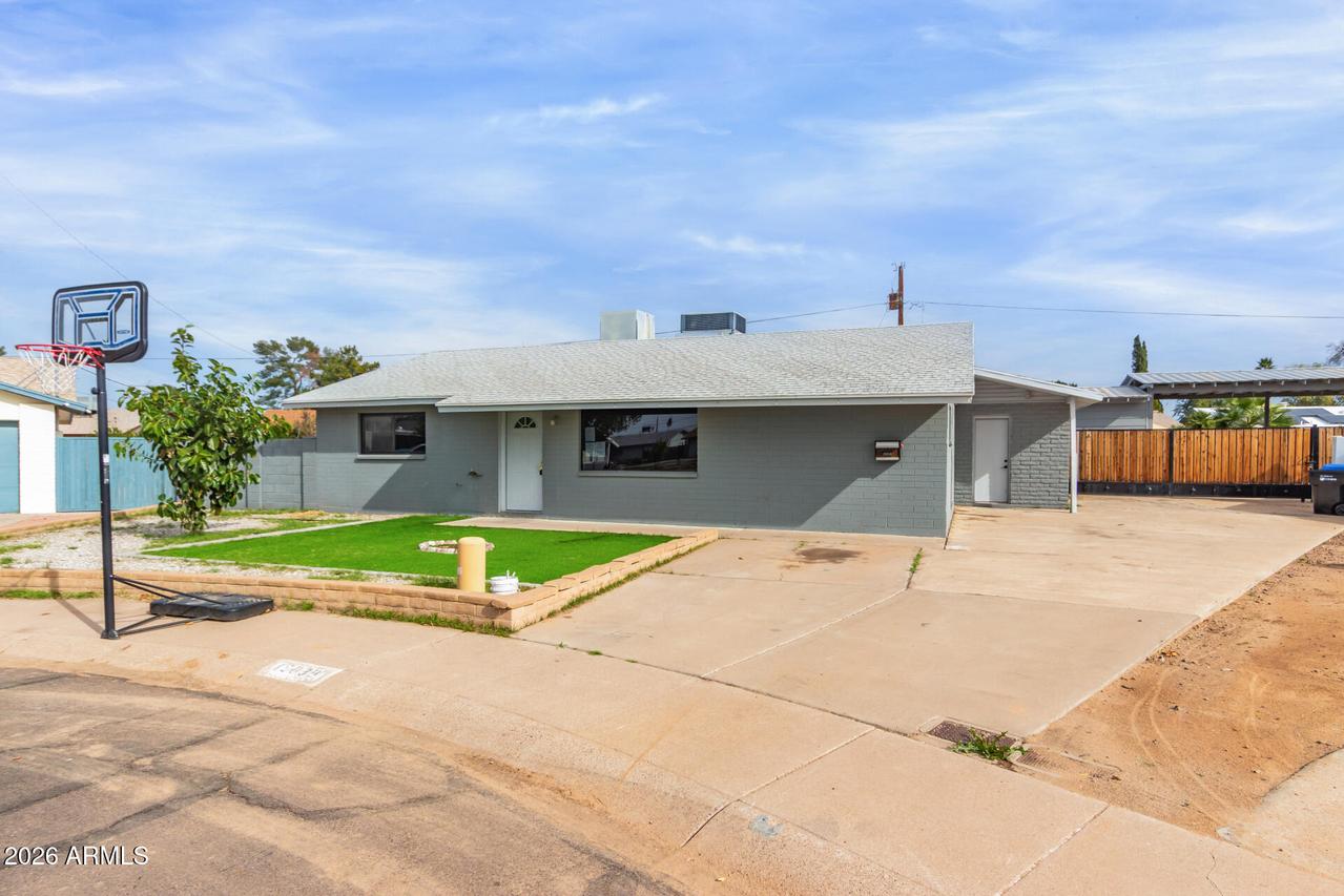 15039 N 24th Pl., Phoenix, AZ 85032