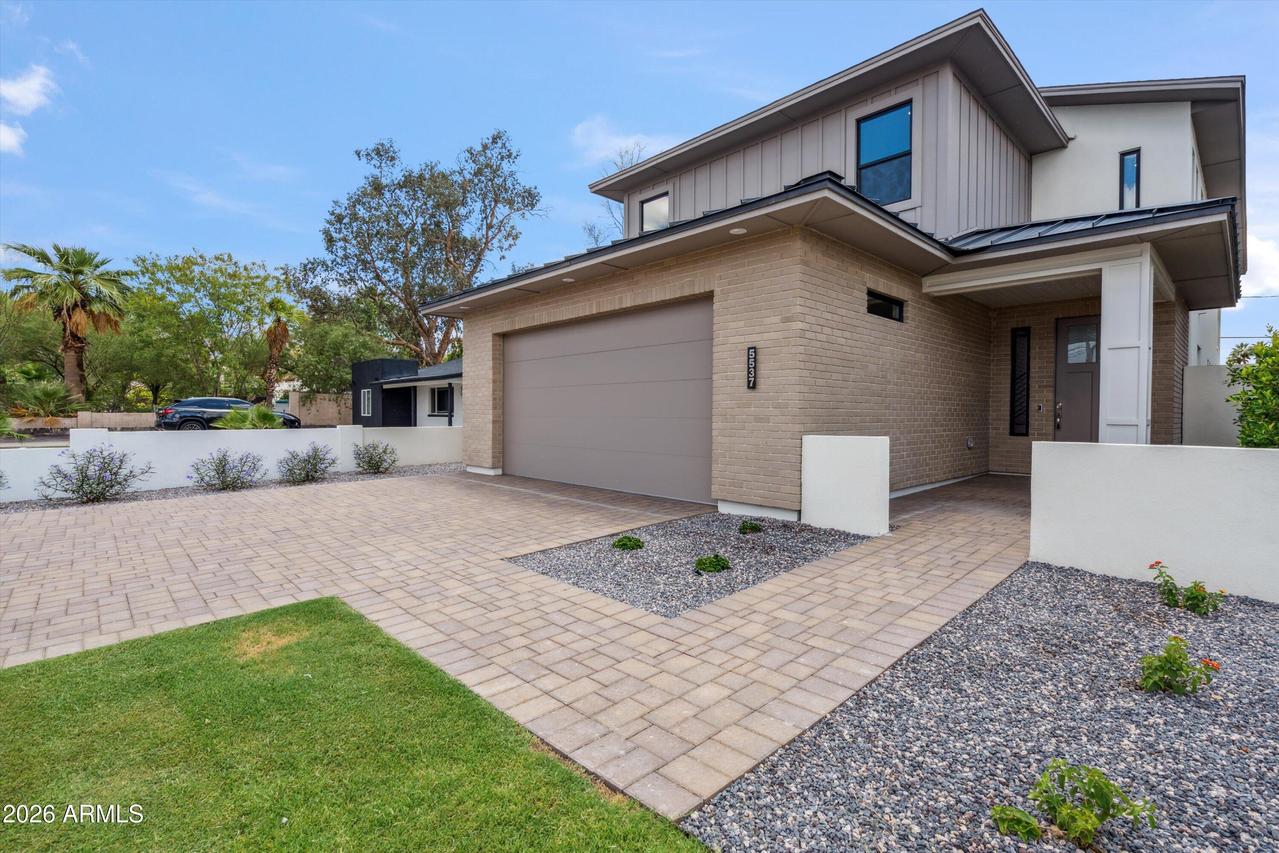 5537 E Earll Dr., Phoenix, AZ 85018