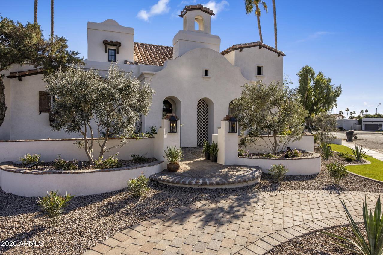 8127 E Del Capitan Dr., Scottsdale, AZ 85258