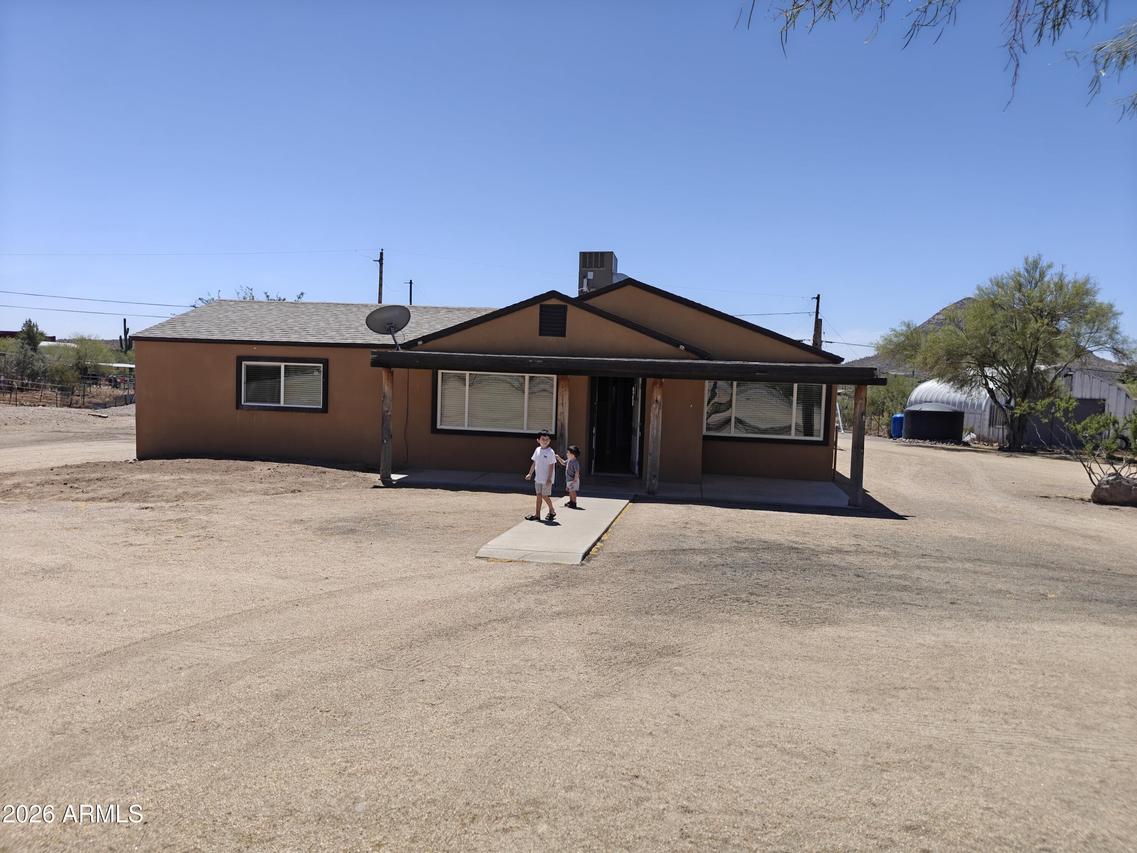 2417 W Roughrider Rd., New River, AZ 85087