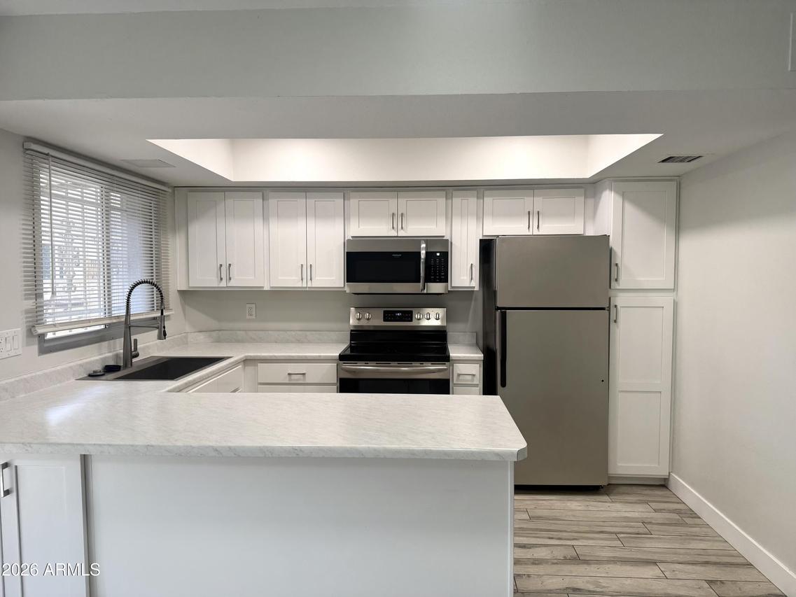 6678 N 43rd Ave., Glendale, AZ 85301