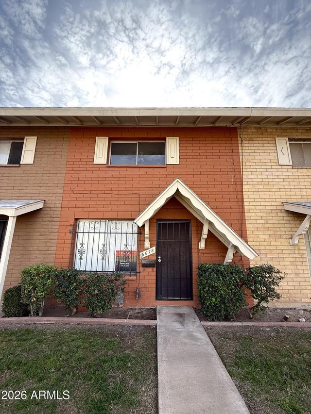 6678 N 43rd Ave., Glendale, AZ 85301