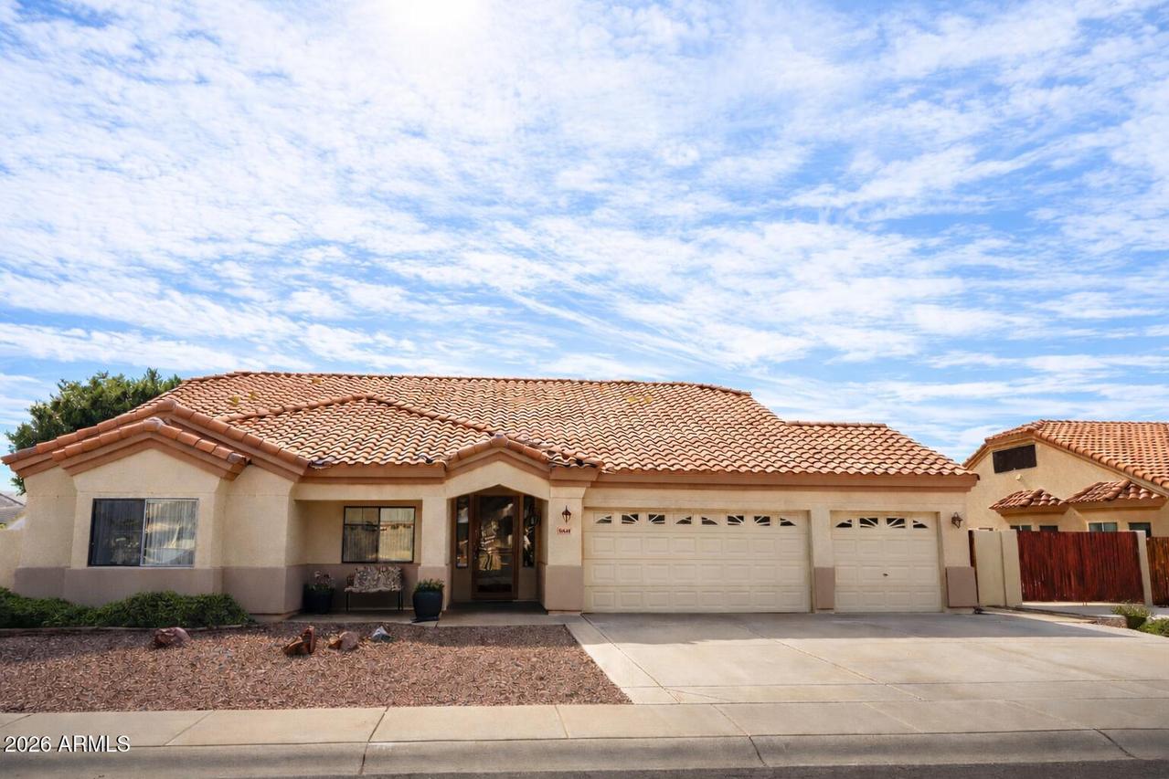 8841 W Port Royale Ln., Peoria, AZ 85381