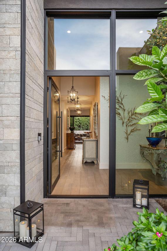 6863 E Joshua Tree Ln., Paradise Valley, AZ 85253