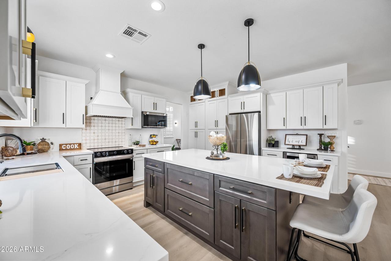 815 E Desert Trumpet Rd., Phoenix, AZ 85048