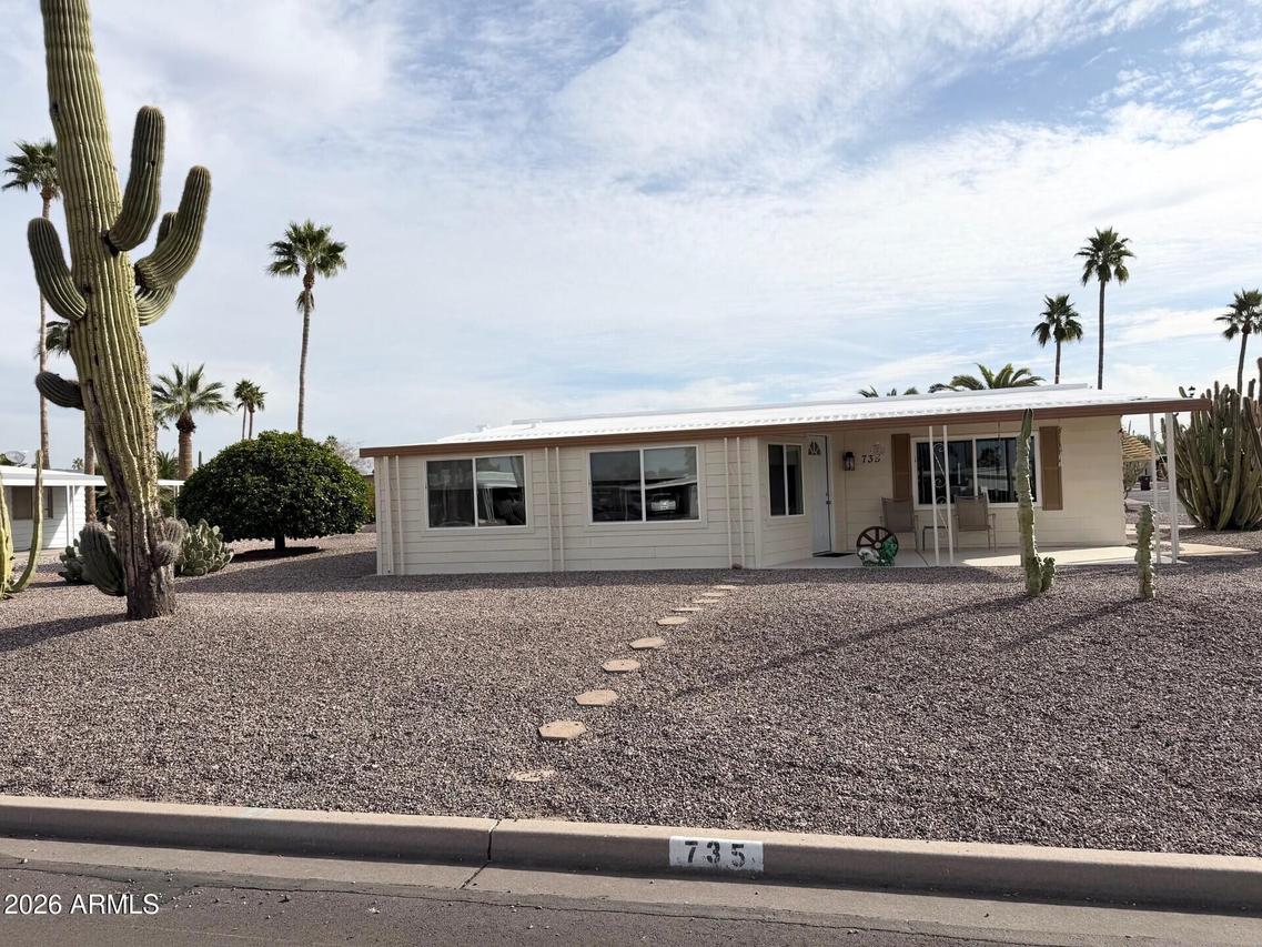735 S Park View Cir., Mesa, AZ 85208