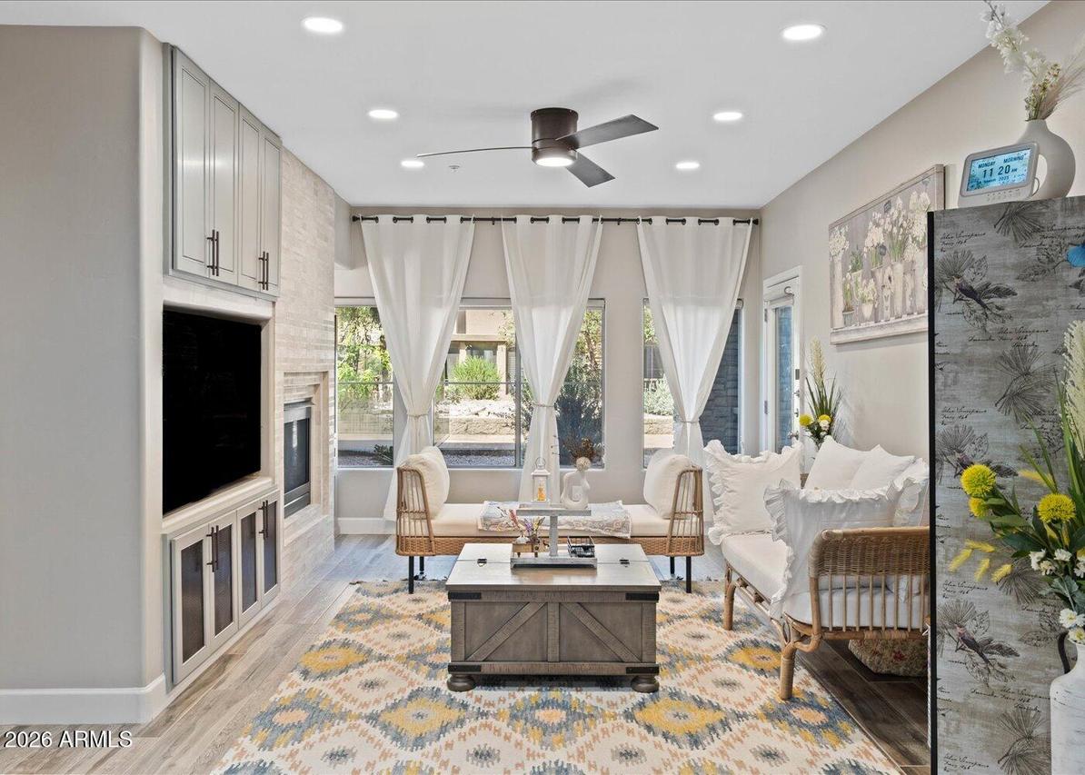 5350 E Deer Valley Dr. #1250, Phoenix, AZ 85054