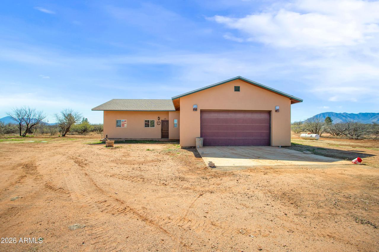 9292 E Chandler Ln., Hereford, AZ 85615