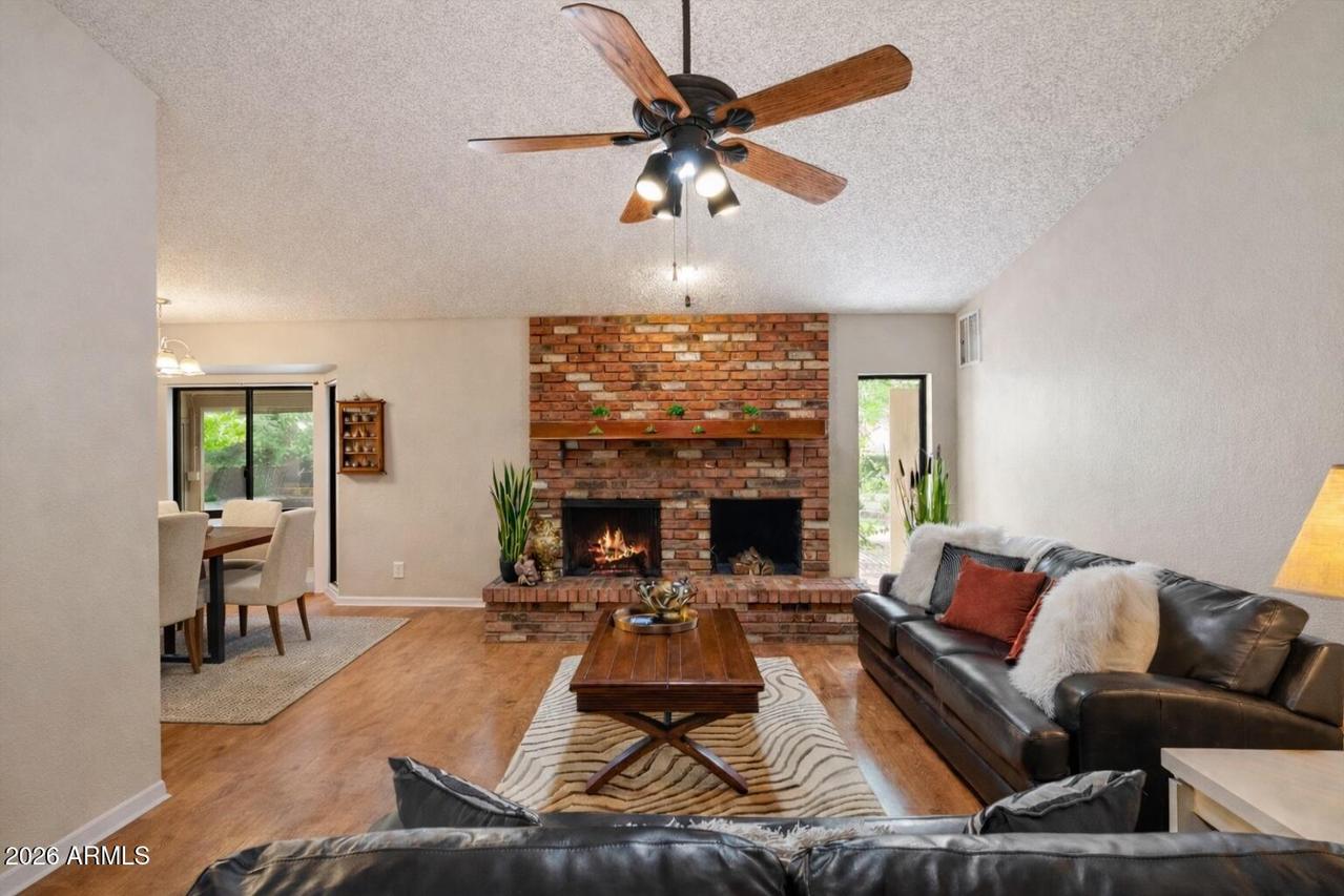 14242 N 9th St., Phoenix, AZ 85022