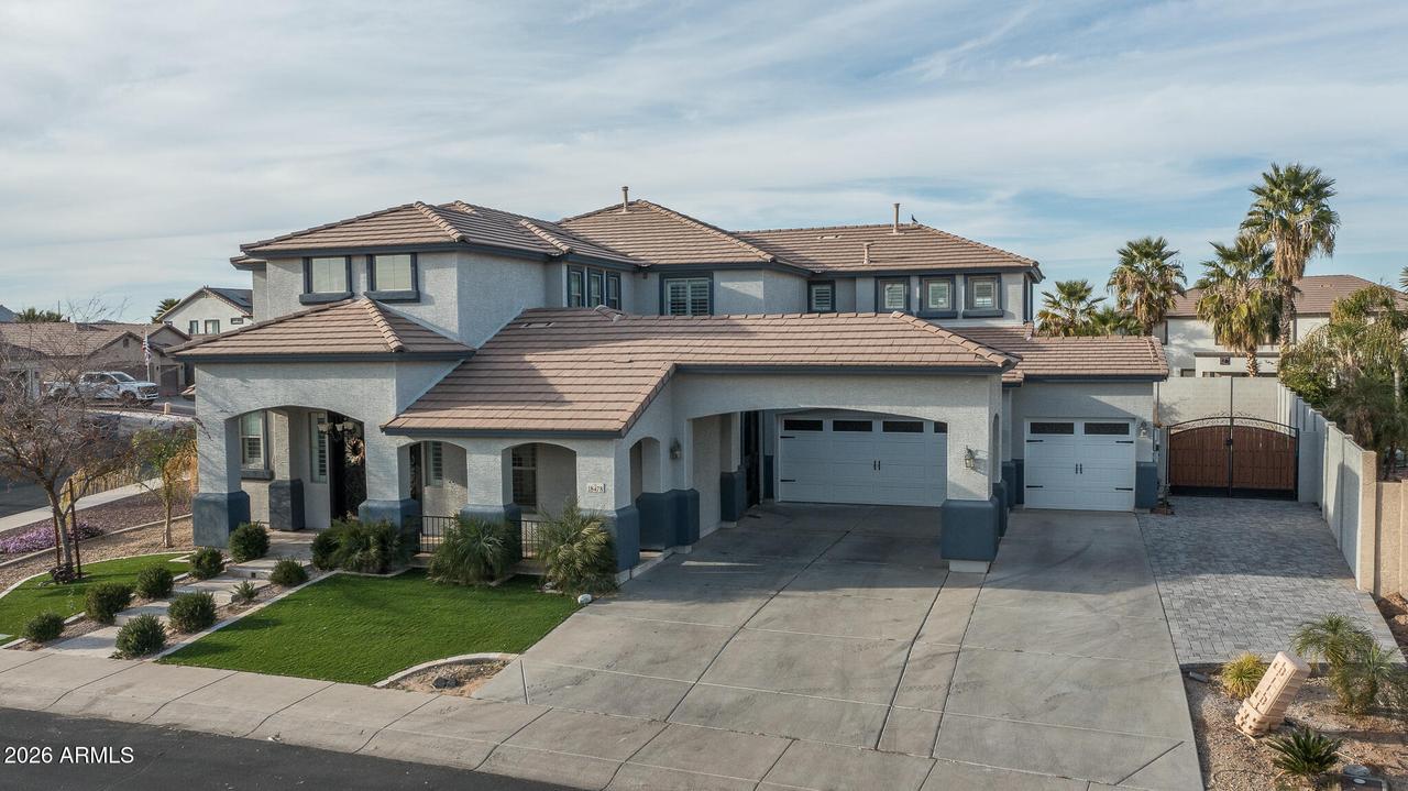 18478 W Saguaro Ln., Surprise, AZ 85388