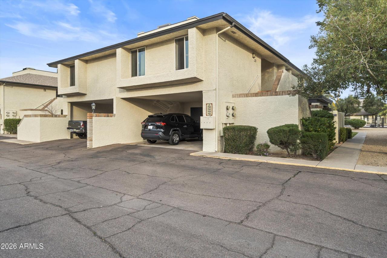 756 E Eugie Ave., Phoenix, AZ 85022