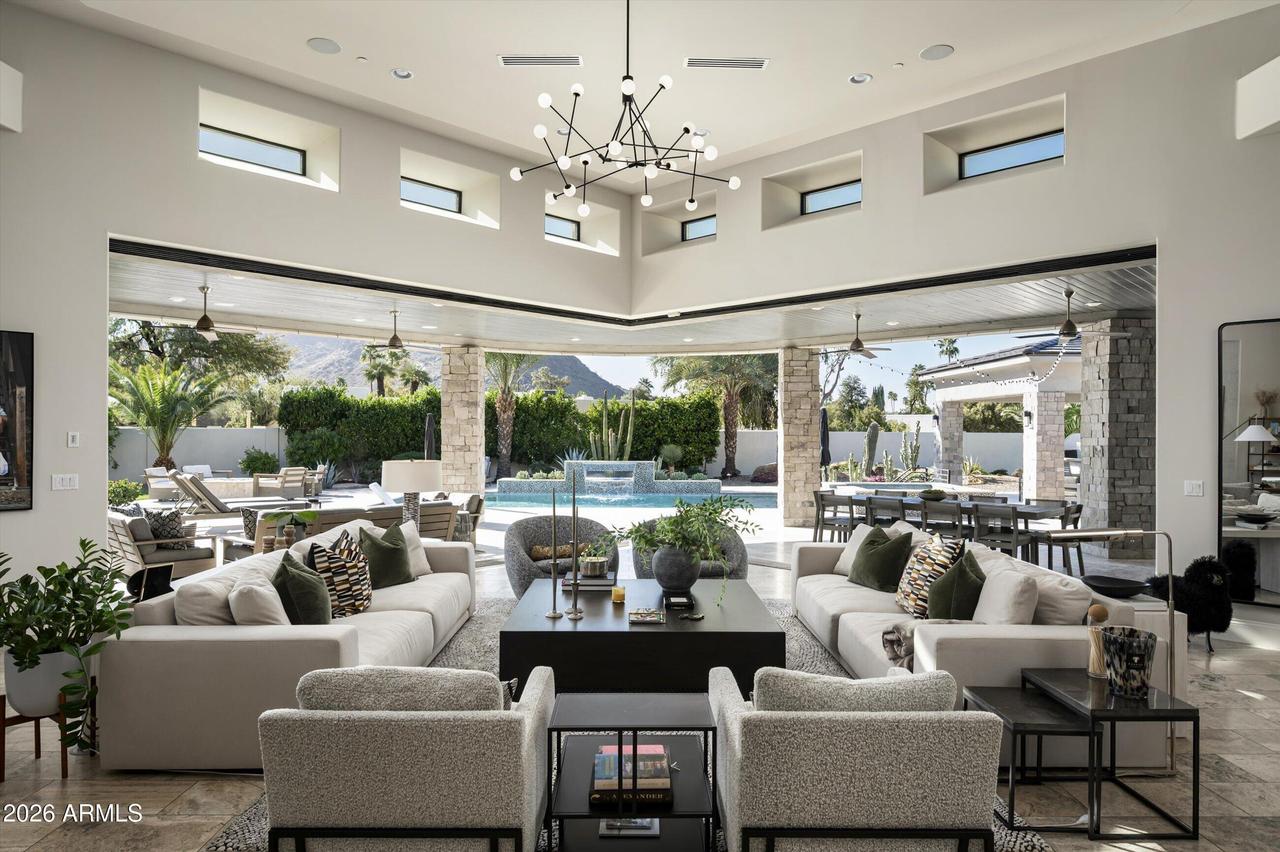 8700 N 55th Pl., Paradise Valley, AZ 85253
