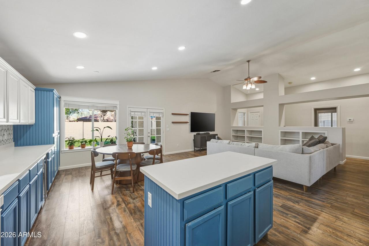 824 W Cooley Dr., Gilbert, AZ 85233