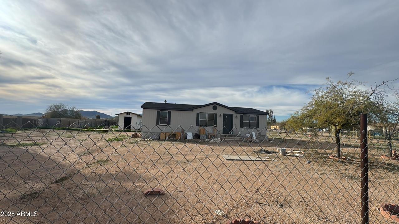 1050 N 379th Ave., Tonopah, AZ 85354