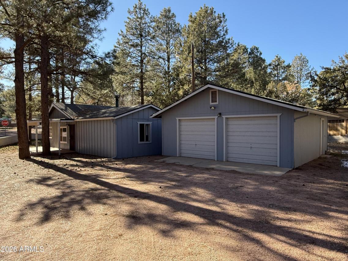2058 Pinehaven Ln., Overgaard, AZ 85933