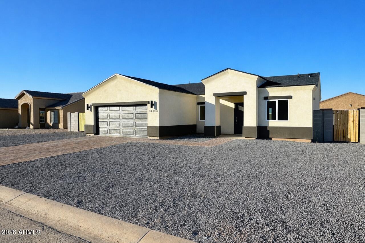 14210 S Capistrano Rd., Arizona City, AZ 85123