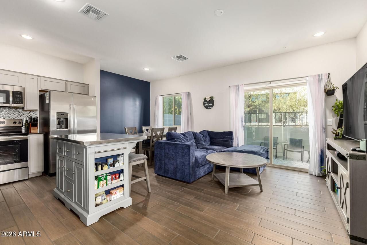 8262 N 22nd Dr., Phoenix, AZ 85021