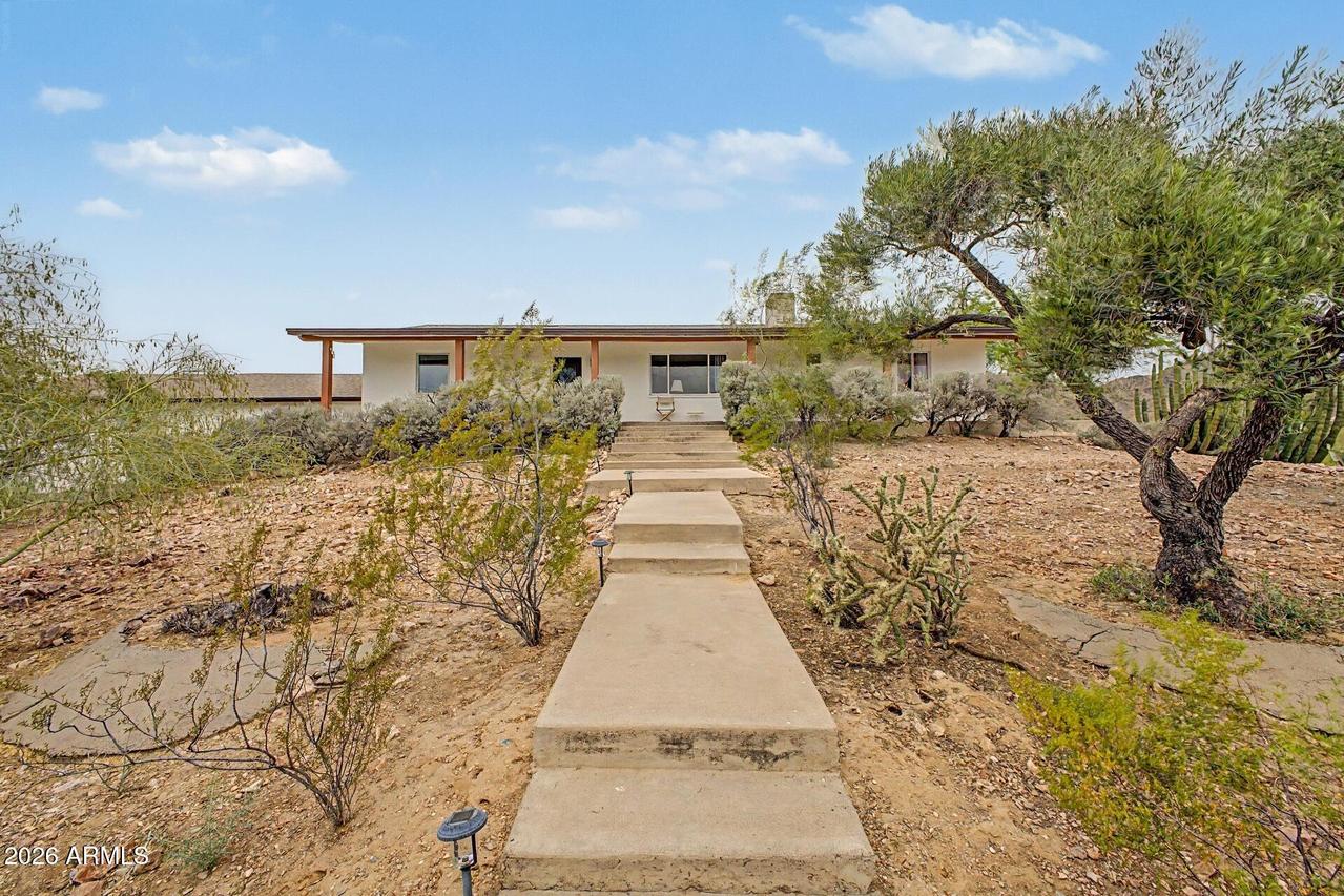 1702 E Griswold Rd., Phoenix, AZ 85020