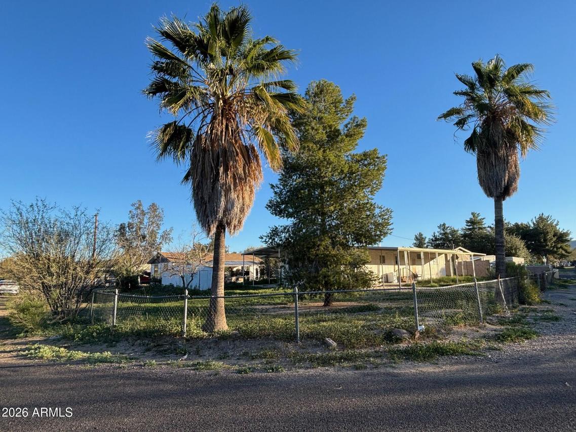 18699 E Wanda Dr., Black Canyon City, AZ 85324