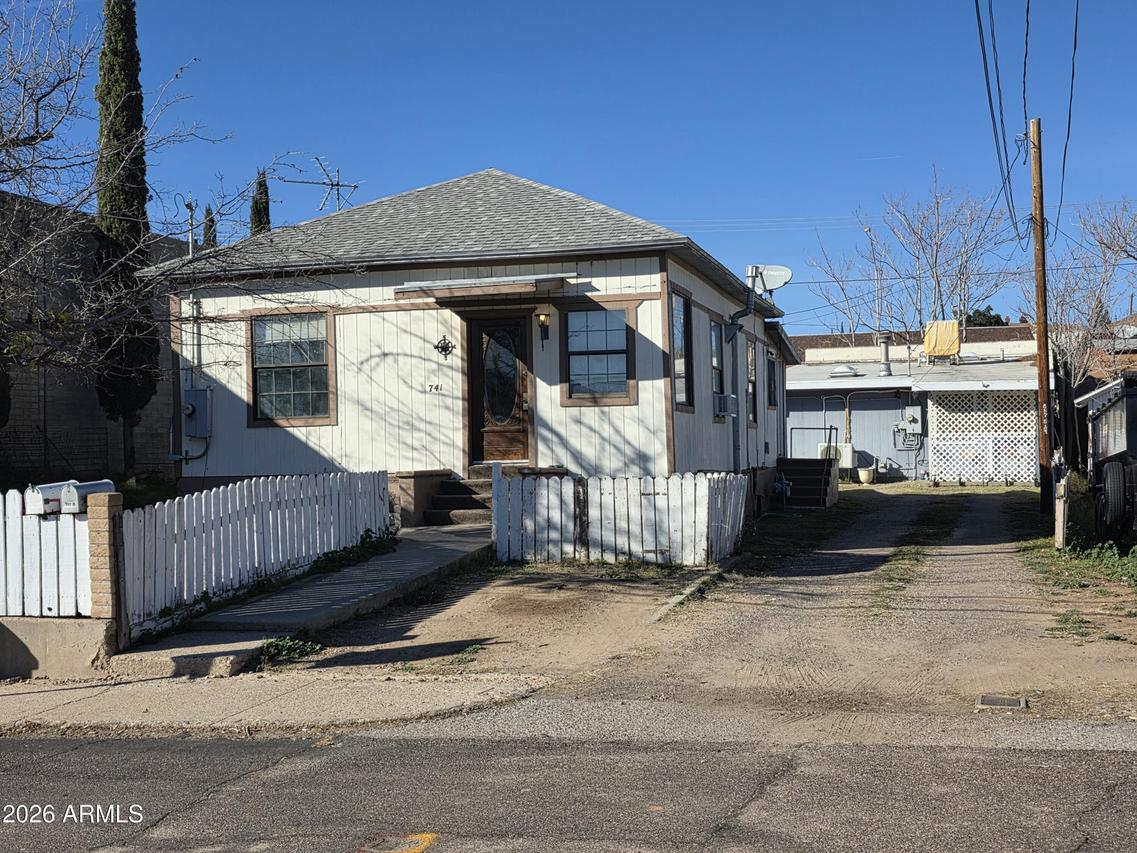 741 E Monroe St., Globe, AZ 85501
