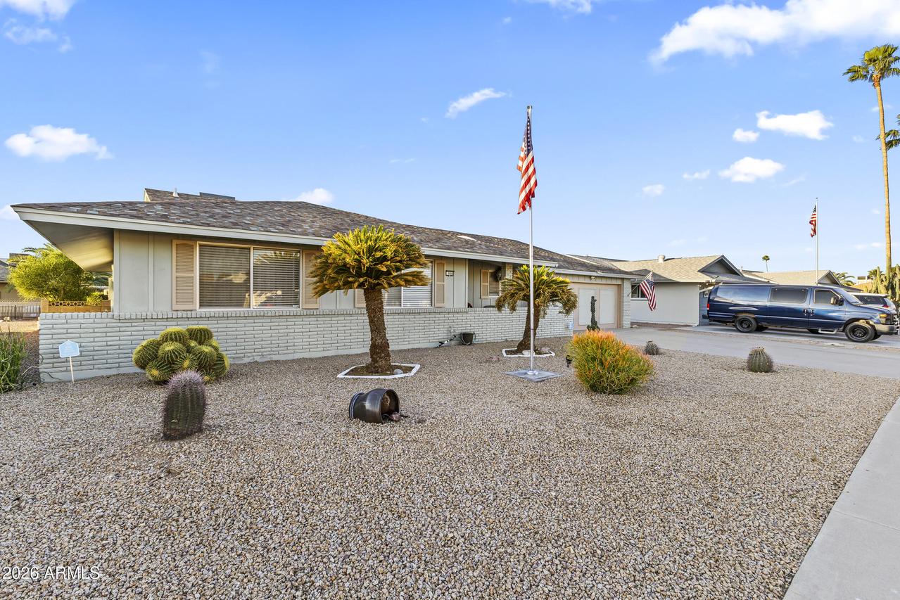 9908 W Prairie Hills Cir., Sun City, AZ 85351