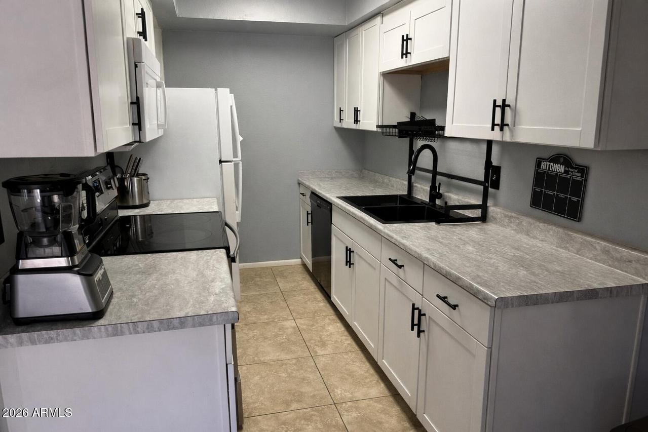 286 W Palomino Dr. #51, Chandler, AZ 85225