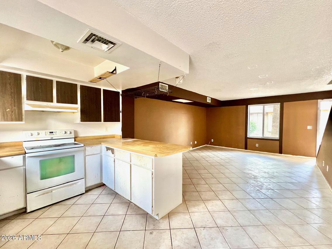 6120 W Townley Ave., Glendale, AZ 85302