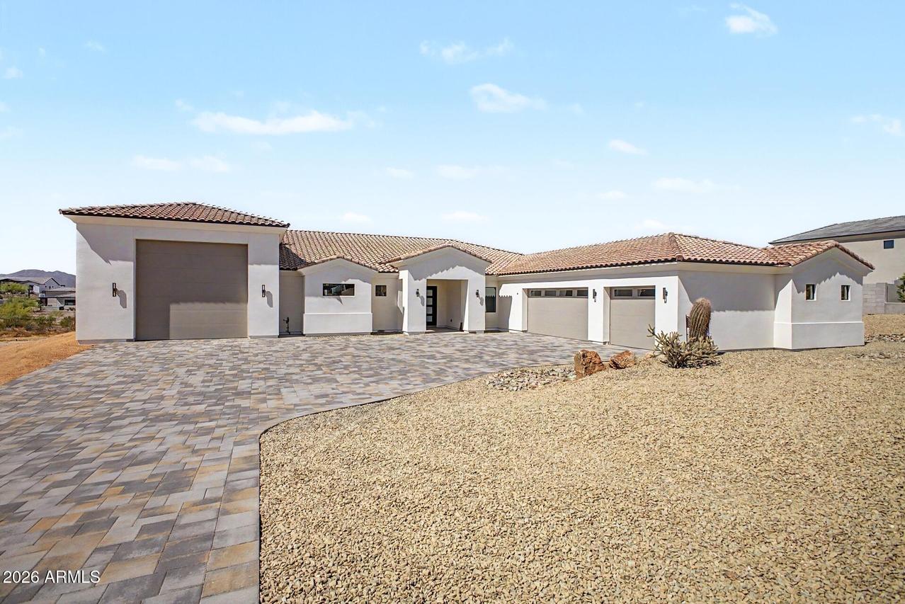 612 E Amber Sun Dr., Phoenix, AZ 85085
