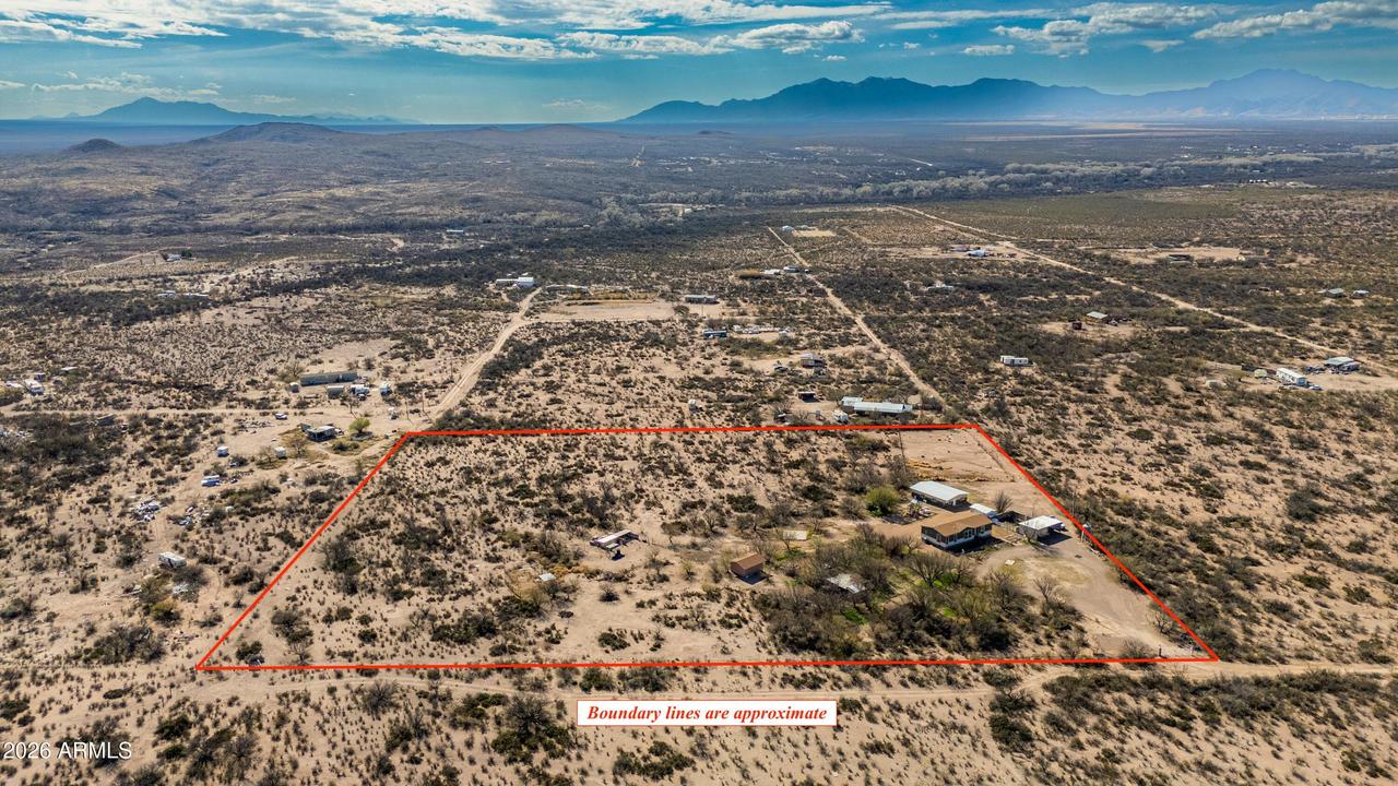 1886 E Robins Roost Tr., Huachuca City, AZ 85616