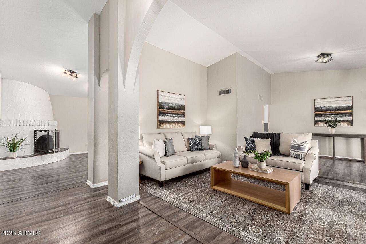 12818 N 2nd St., Phoenix, AZ 85022