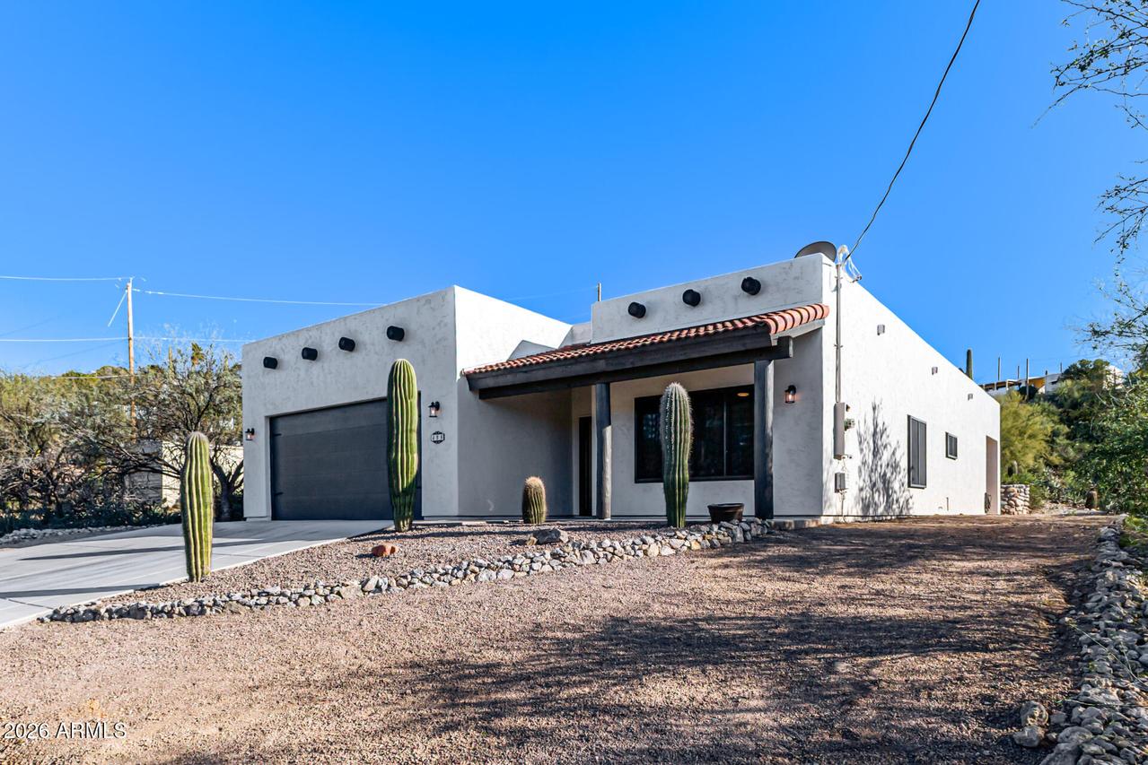 485 E Queen Creek Dr., Queen Valley, AZ 85118