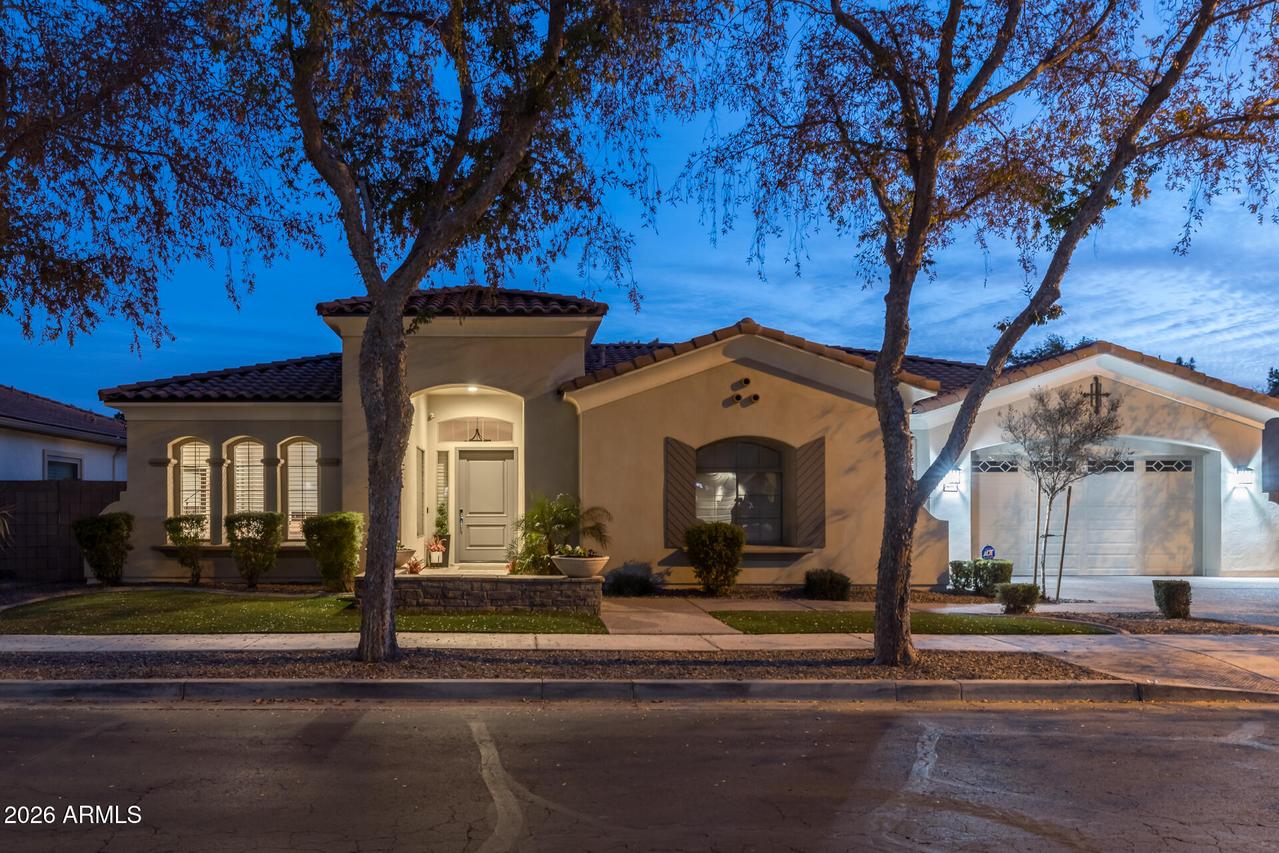 801 W Macaw Dr., Chandler, AZ 85286