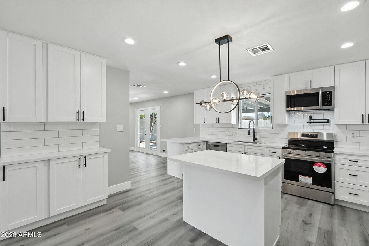 3122 W Joan De Arc Ave., Phoenix, AZ 85029