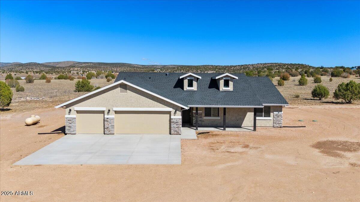 1220 E Cougar Ridge Rd., Paulden, AZ 86334