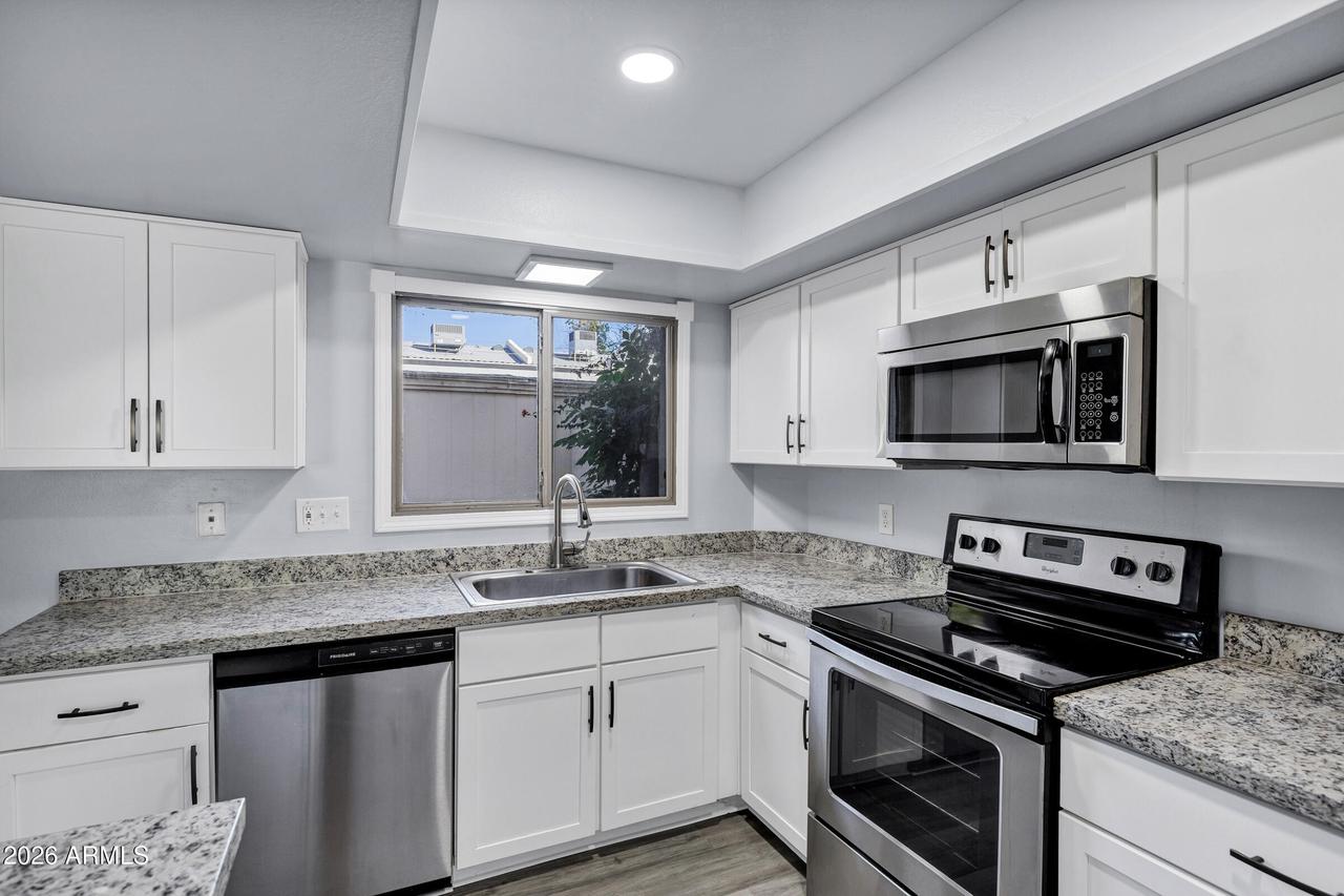 14 E Hermosa Dr., Tempe, AZ 85282