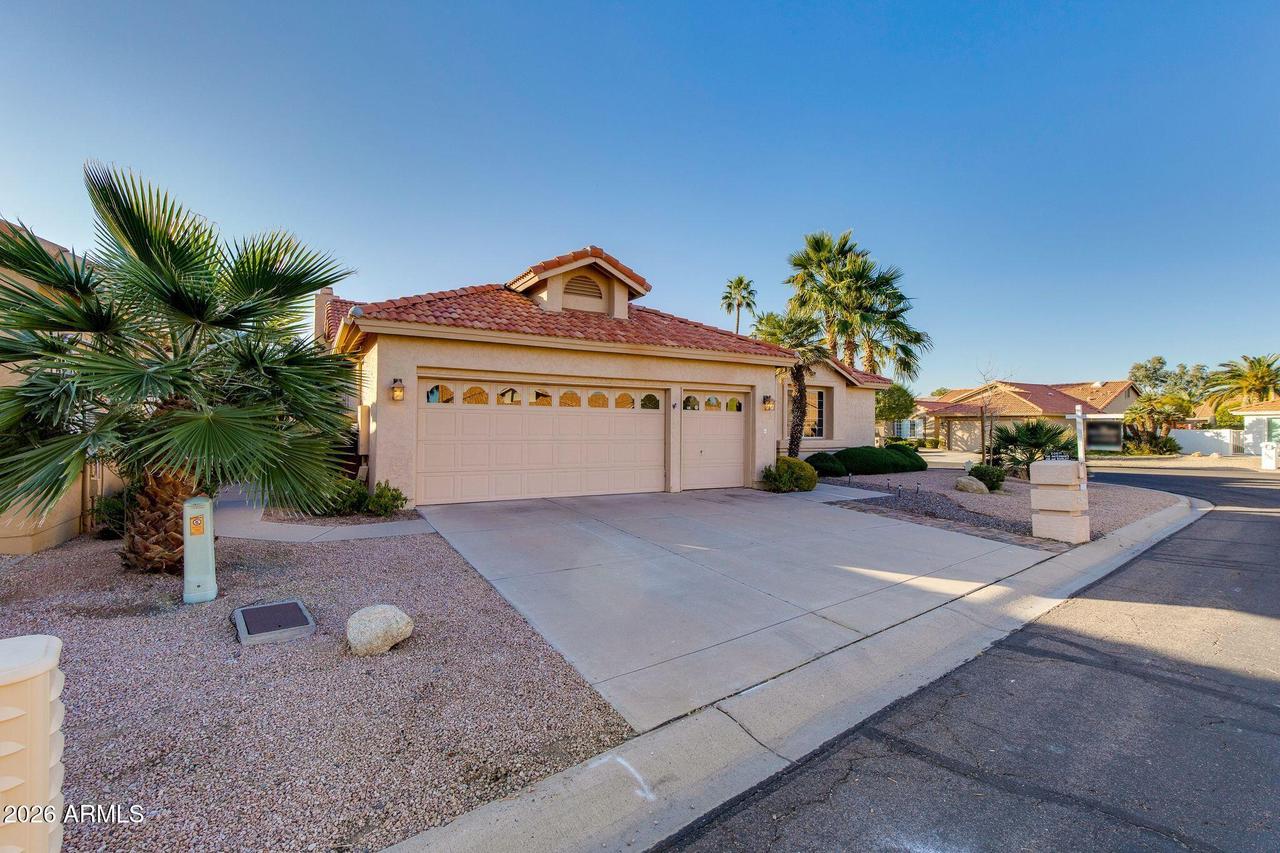 25617 S Burnaby Dr., Sun Lakes, AZ 85248
