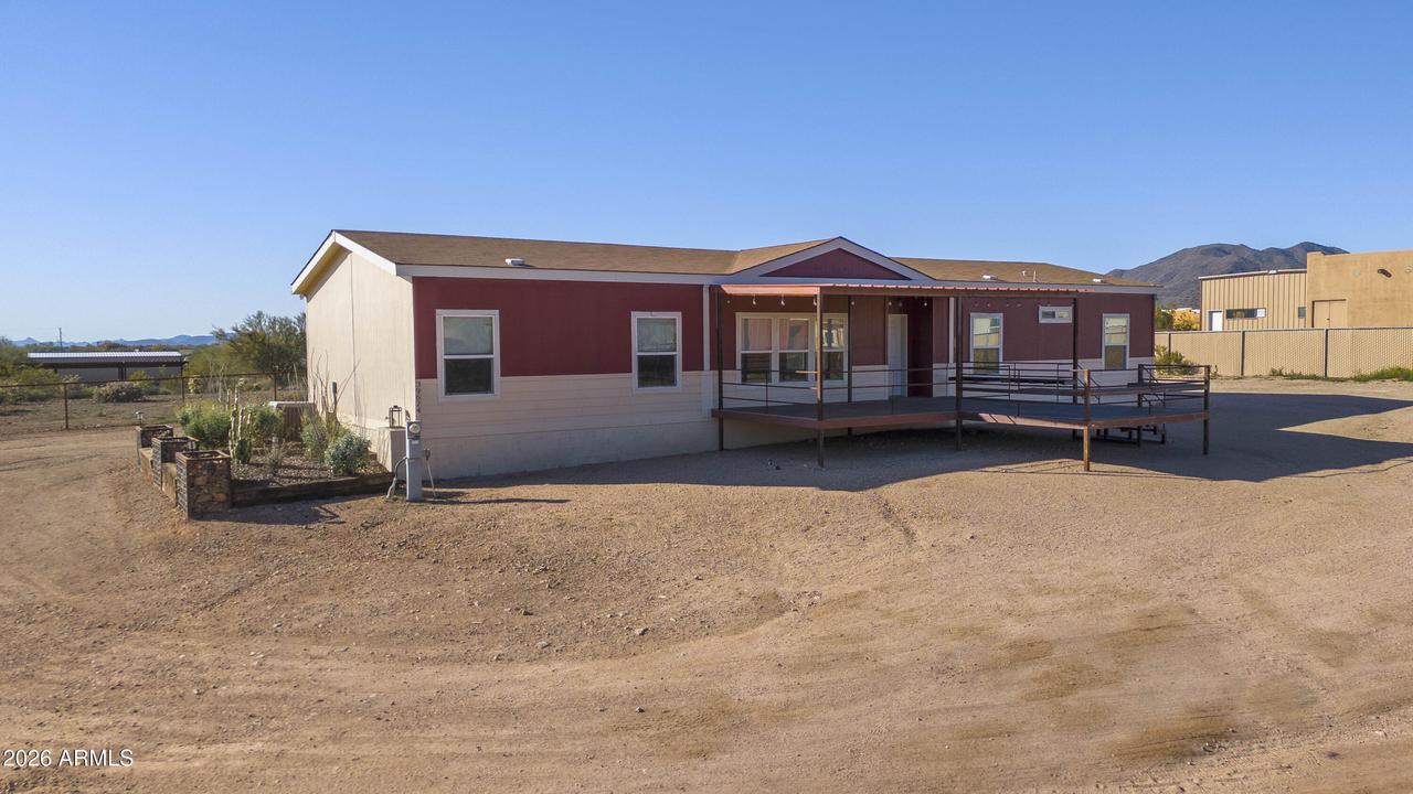 39624 N Central Ave., Phoenix, AZ 85086