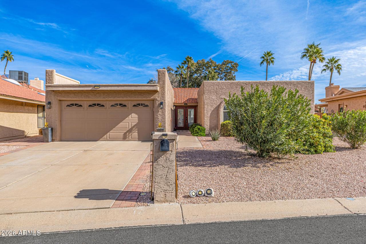26241 S Lakemont Dr., Sun Lakes, AZ 85248