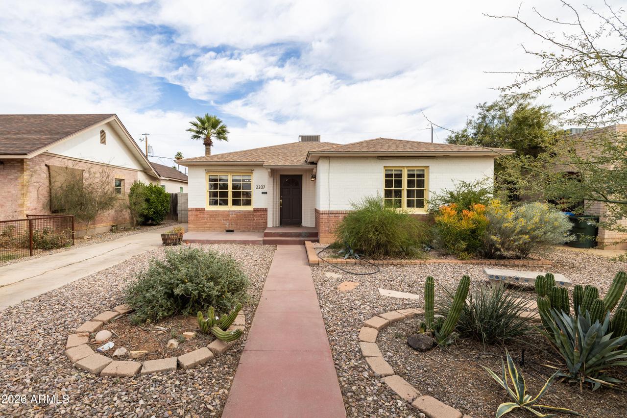 2207 N Edgemere St., Phoenix, AZ 85006